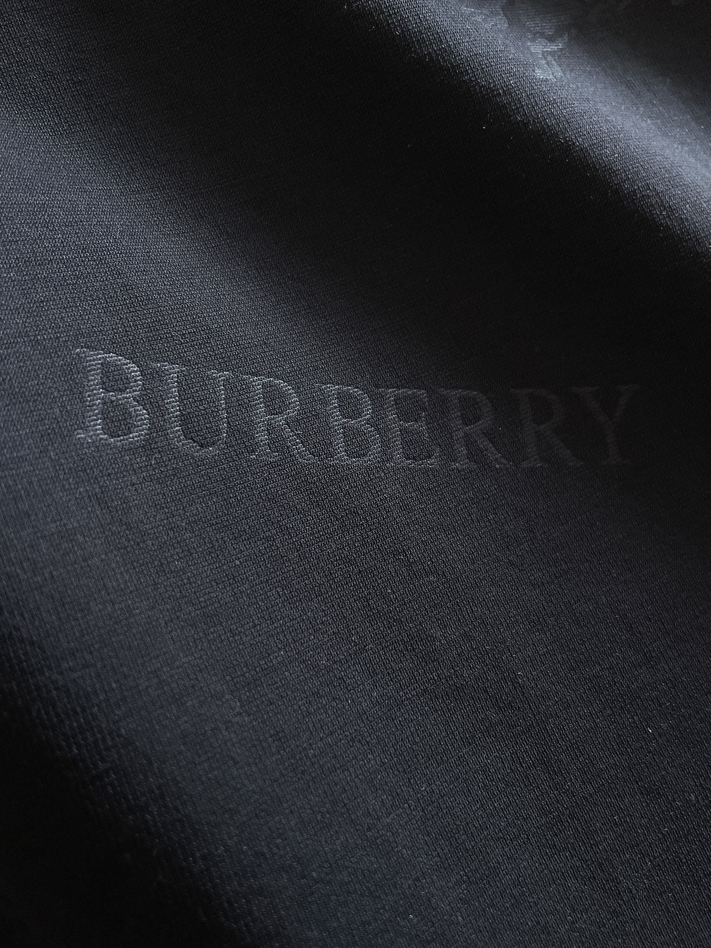  BUR 巴宝莉 🔥🔥高定面料 2025春夏新品上市🍃时尚经典圆领短袖👍🏻时尚单品设计，更加时尚舒适，高