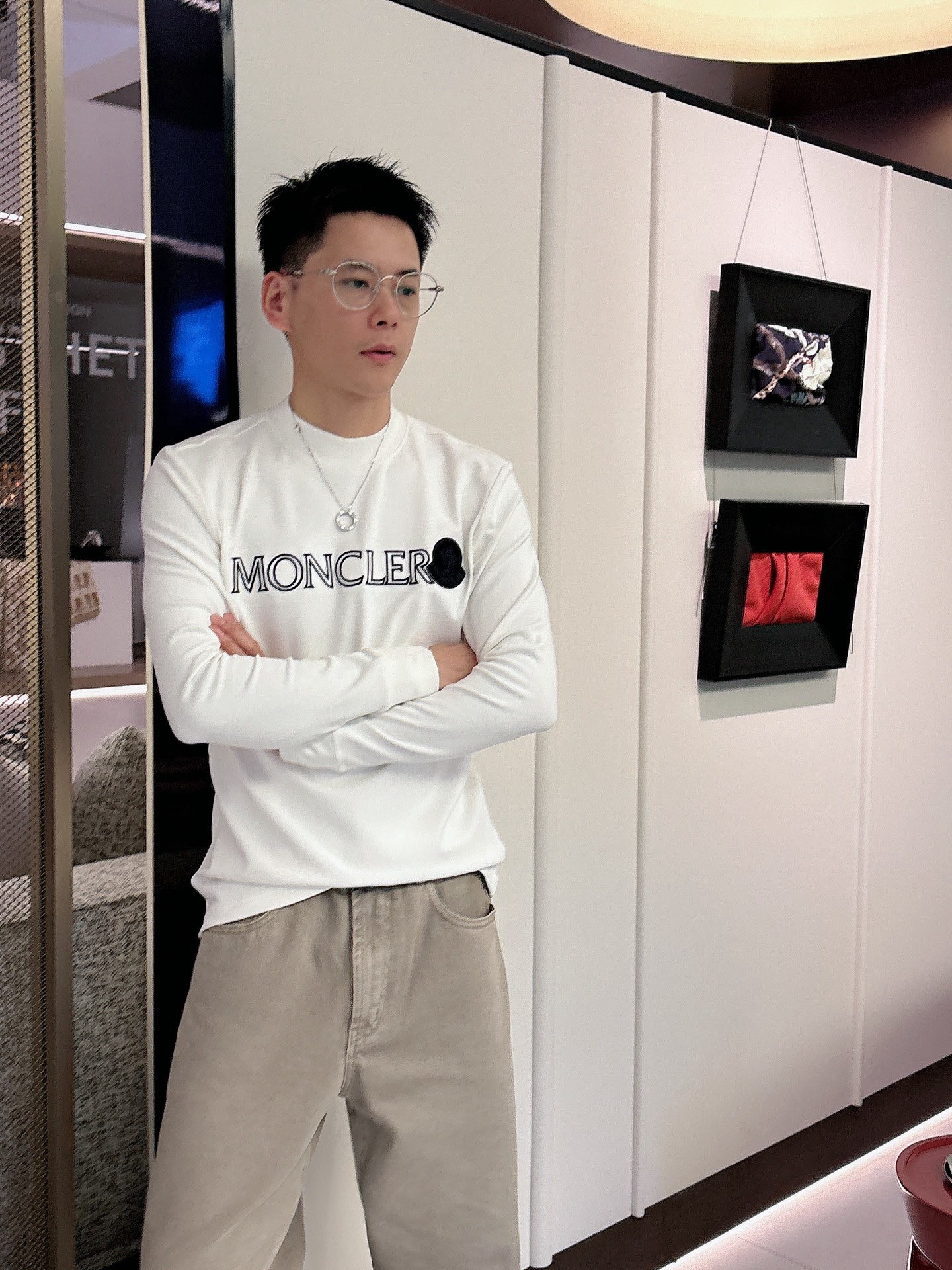 Moncler 秋冬专柜新款 时尚休闲打底衫长袖T恤，精选进口高密度双面拉架棉面料，精致原版logo打造