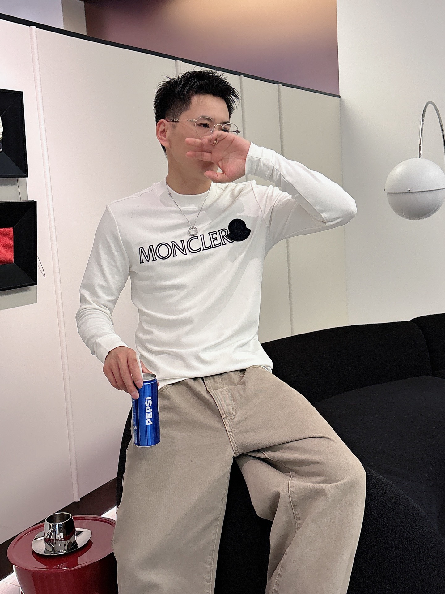 Moncler 秋冬专柜新款 时尚休闲打底衫长袖T恤，精选进口高密度双面拉架棉面料，精致原版logo打造