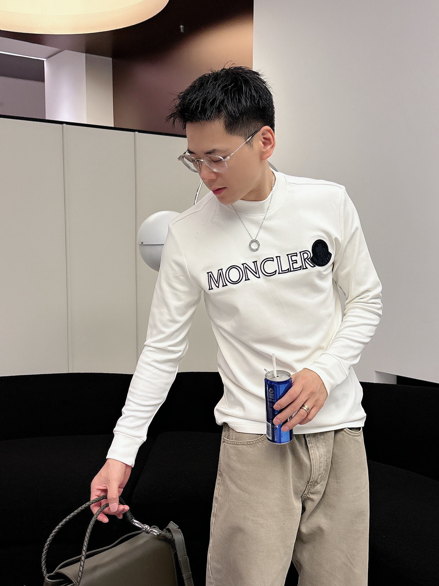 Moncler 秋冬专柜新款 时尚休闲打底衫长袖T恤，精选进口高密度双面拉架棉面料，精致原版logo打造