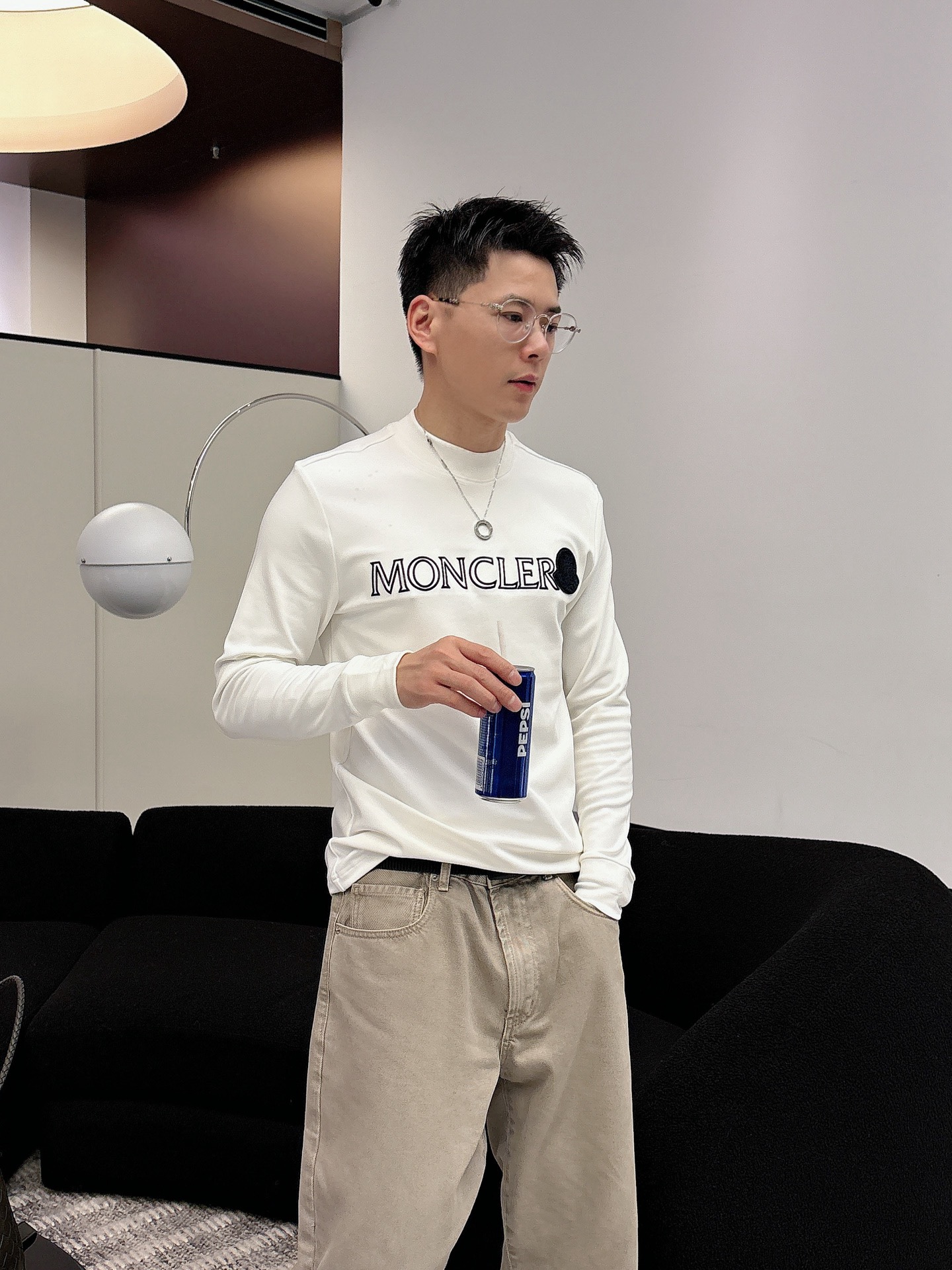 Moncler 秋冬专柜新款 时尚休闲打底衫长袖T恤，精选进口高密度双面拉架棉面料，精致原版logo打造