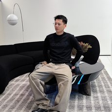 Moncler 秋冬专柜新款 时尚休闲打底衫长袖T恤,精选进口高密度双面拉架棉面料,精致原版logo打造 Moncler 秋冬专柜新款 时尚休闲打底衫长袖T恤,精选进口高密度双面拉架棉面料,精致原版logo打造