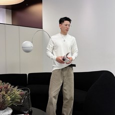 始祖鸟 秋冬专柜新款 时尚休闲打底衫长袖T恤,精选进口高密度双面拉架棉面料,精致原版logo打造,舒适性 始祖鸟 秋冬专柜新款 时尚休闲打底衫长袖T恤,精选进口高密度双面拉架棉面料,精致原版logo打造,舒适性