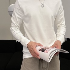 始祖鸟 秋冬专柜新款 时尚休闲打底衫长袖T恤,精选进口高密度双面拉架棉面料,精致原版logo打造,舒适性 始祖鸟 秋冬专柜新款 时尚休闲打底衫长袖T恤,精选进口高密度双面拉架棉面料,精致原版logo打造,舒适性