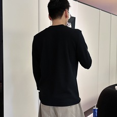 始祖鸟 秋冬专柜新款 时尚休闲打底衫长袖T恤,精选进口高密度双面拉架棉面料,精致原版logo打造,舒适性 始祖鸟 秋冬专柜新款 时尚休闲打底衫长袖T恤,精选进口高密度双面拉架棉面料,精致原版logo打造,舒适性