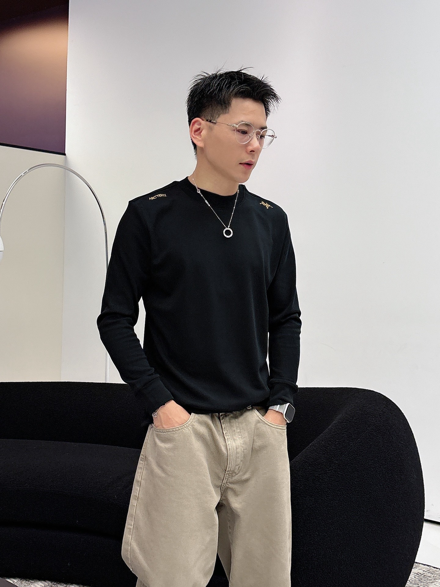 始祖鸟 秋冬专柜新款 时尚休闲打底衫长袖T恤，精选进口高密度双面拉架棉面料，精致原版logo打造，舒适性