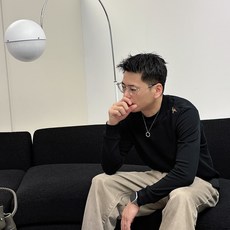 始祖鸟 秋冬专柜新款 时尚休闲打底衫长袖T恤,精选进口高密度双面拉架棉面料,精致原版logo打造,舒适性 始祖鸟 秋冬专柜新款 时尚休闲打底衫长袖T恤,精选进口高密度双面拉架棉面料,精致原版logo打造,舒适性