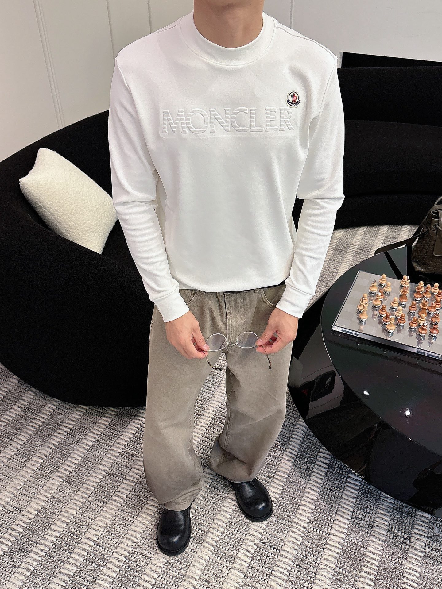 Moncler 秋冬专柜新款 时尚休闲打底衫长袖T恤，精选进口高密度双面拉架棉面料，精致原版logo打造