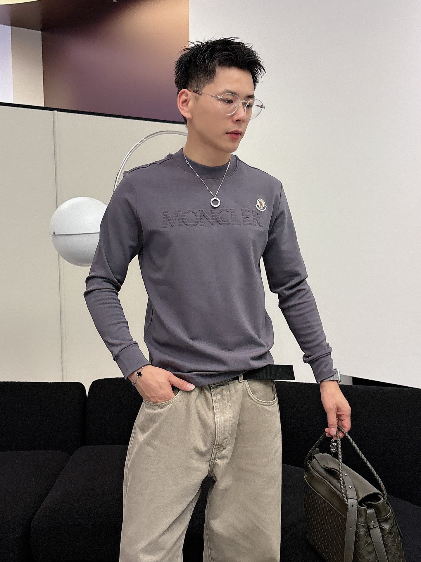 Moncler 秋冬专柜新款 时尚休闲打底衫长袖T恤，精选进口高密度双面拉架棉面料，精致原版logo打造