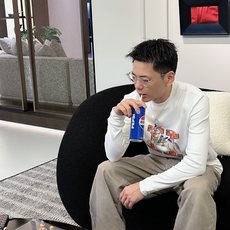 Hermes 秋冬专柜新款 时尚休闲打底衫长袖T恤,精选进口高密度双面拉架棉面料,精致原版logo打造, Hermes 秋冬专柜新款 时尚休闲打底衫长袖T恤,精选进口高密度双面拉架棉面料,精致原版logo打造,