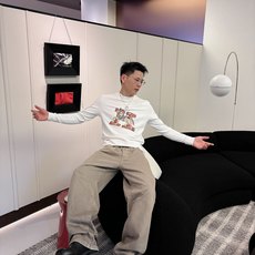 Hermes 秋冬专柜新款 时尚休闲打底衫长袖T恤,精选进口高密度双面拉架棉面料,精致原版logo打造, Hermes 秋冬专柜新款 时尚休闲打底衫长袖T恤,精选进口高密度双面拉架棉面料,精致原版logo打造,
