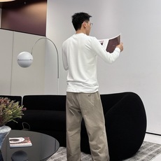 Hermes 秋冬专柜新款 时尚休闲打底衫长袖T恤,精选进口高密度双面拉架棉面料,精致原版logo打造, Hermes 秋冬专柜新款 时尚休闲打底衫长袖T恤,精选进口高密度双面拉架棉面料,精致原版logo打造,