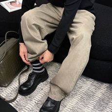 Dior 秋冬专柜新款 时尚休闲打底衫长袖T恤,精选进口高密度双面拉架棉面料,精致原版logo打造,舒适 Dior 秋冬专柜新款 时尚休闲打底衫长袖T恤,精选进口高密度双面拉架棉面料,精致原版logo打造,舒适