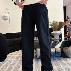 PBc 秋冬25ss【新品】休闲裤经典再次出现,原单订制高品质时尚休闲裤。超级百搭款。独家定制面料,挺 PBc 秋冬25ss【新品】休闲裤经典再次出现,原单订制高品质时尚休闲裤。超级百搭款。独家定制面料,挺