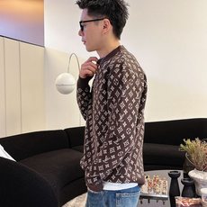 l*v 秋冬新款男士原单圆领毛衣 柜台同步售卖 ✨✨高端定制 🔥🔥爆款 时尚百搭 立体刺绣字母logo设 l*v 秋冬新款男士原单圆领毛衣 柜台同步售卖 ✨✨高端定制 🔥🔥爆款 时尚百搭 立体刺绣字母logo设