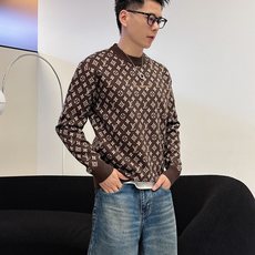 l*v 秋冬新款男士原单圆领毛衣 柜台同步售卖 ✨✨高端定制 🔥🔥爆款 时尚百搭 立体刺绣字母logo设 l*v 秋冬新款男士原单圆领毛衣 柜台同步售卖 ✨✨高端定制 🔥🔥爆款 时尚百搭 立体刺绣字母logo设
