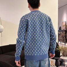 l*v 秋冬新款男士原单圆领毛衣 柜台同步售卖 ✨✨高端定制 🔥🔥爆款 时尚百搭 立体刺绣字母logo设 l*v 秋冬新款男士原单圆领毛衣 柜台同步售卖 ✨✨高端定制 🔥🔥爆款 时尚百搭 立体刺绣字母logo设