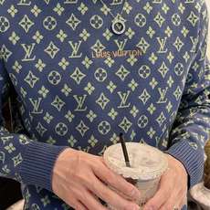 l*v 秋冬新款男士原单圆领毛衣 柜台同步售卖 ✨✨高端定制 🔥🔥爆款 时尚百搭 立体刺绣字母logo设 l*v 秋冬新款男士原单圆领毛衣 柜台同步售卖 ✨✨高端定制 🔥🔥爆款 时尚百搭 立体刺绣字母logo设