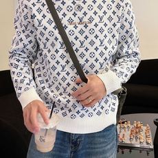 l*v 秋冬新款男士原单圆领毛衣 柜台同步售卖 ✨✨高端定制 🔥🔥爆款 时尚百搭 立体刺绣字母logo设 l*v 秋冬新款男士原单圆领毛衣 柜台同步售卖 ✨✨高端定制 🔥🔥爆款 时尚百搭 立体刺绣字母logo设