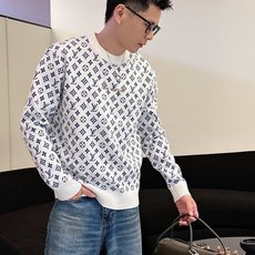 l*v 秋冬新款男士原单圆领毛衣 柜台同步售卖 ✨✨高端定制 🔥🔥爆款 时尚百搭 立体刺绣字母logo设 l*v 秋冬新款男士原单圆领毛衣 柜台同步售卖 ✨✨高端定制 🔥🔥爆款 时尚百搭 立体刺绣字母logo设