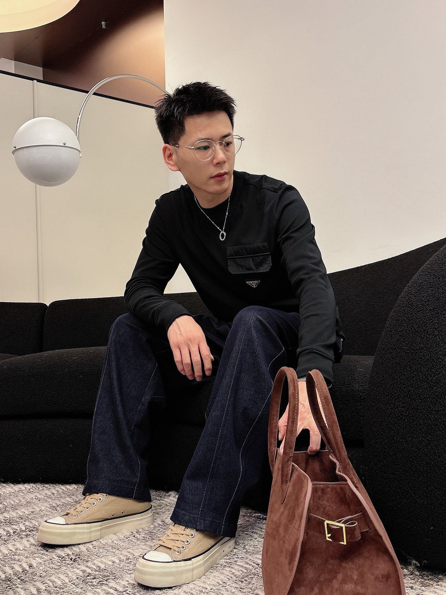 Prada 秋冬专柜新款 时尚休闲打底衫长袖T恤，精选进口高密度双面拉架棉面料，精致原版logo打造，舒