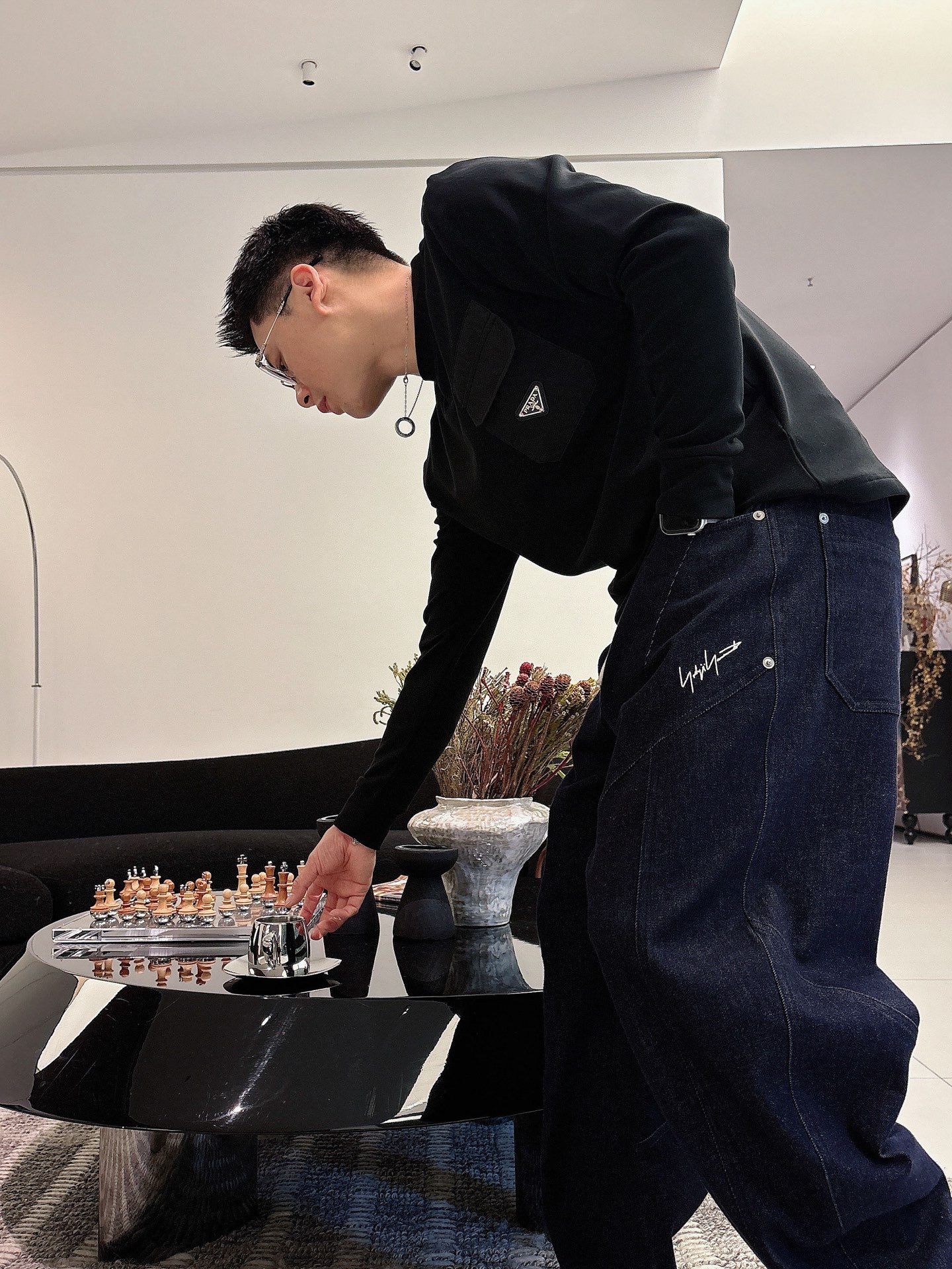 Prada 秋冬专柜新款 时尚休闲打底衫长袖T恤，精选进口高密度双面拉架棉面料，精致原版logo打造，舒