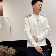 Burberry 秋冬专柜新款 时尚休闲打底衫长袖T恤,精选进口高密度双面拉架棉面料,精致原版logo打 Burberry 秋冬专柜新款 时尚休闲打底衫长袖T恤,精选进口高密度双面拉架棉面料,精致原版logo打