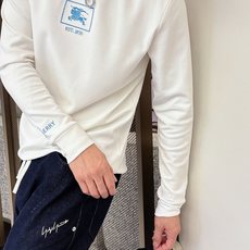 Burberry 秋冬专柜新款 时尚休闲打底衫长袖T恤,精选进口高密度双面拉架棉面料,精致原版logo打 Burberry 秋冬专柜新款 时尚休闲打底衫长袖T恤,精选进口高密度双面拉架棉面料,精致原版logo打
