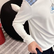 Burberry 秋冬专柜新款 时尚休闲打底衫长袖T恤,精选进口高密度双面拉架棉面料,精致原版logo打 Burberry 秋冬专柜新款 时尚休闲打底衫长袖T恤,精选进口高密度双面拉架棉面料,精致原版logo打
