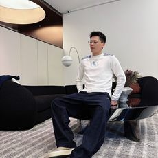 Burberry 秋冬专柜新款 时尚休闲打底衫长袖T恤,精选进口高密度双面拉架棉面料,精致原版logo打 Burberry 秋冬专柜新款 时尚休闲打底衫长袖T恤,精选进口高密度双面拉架棉面料,精致原版logo打