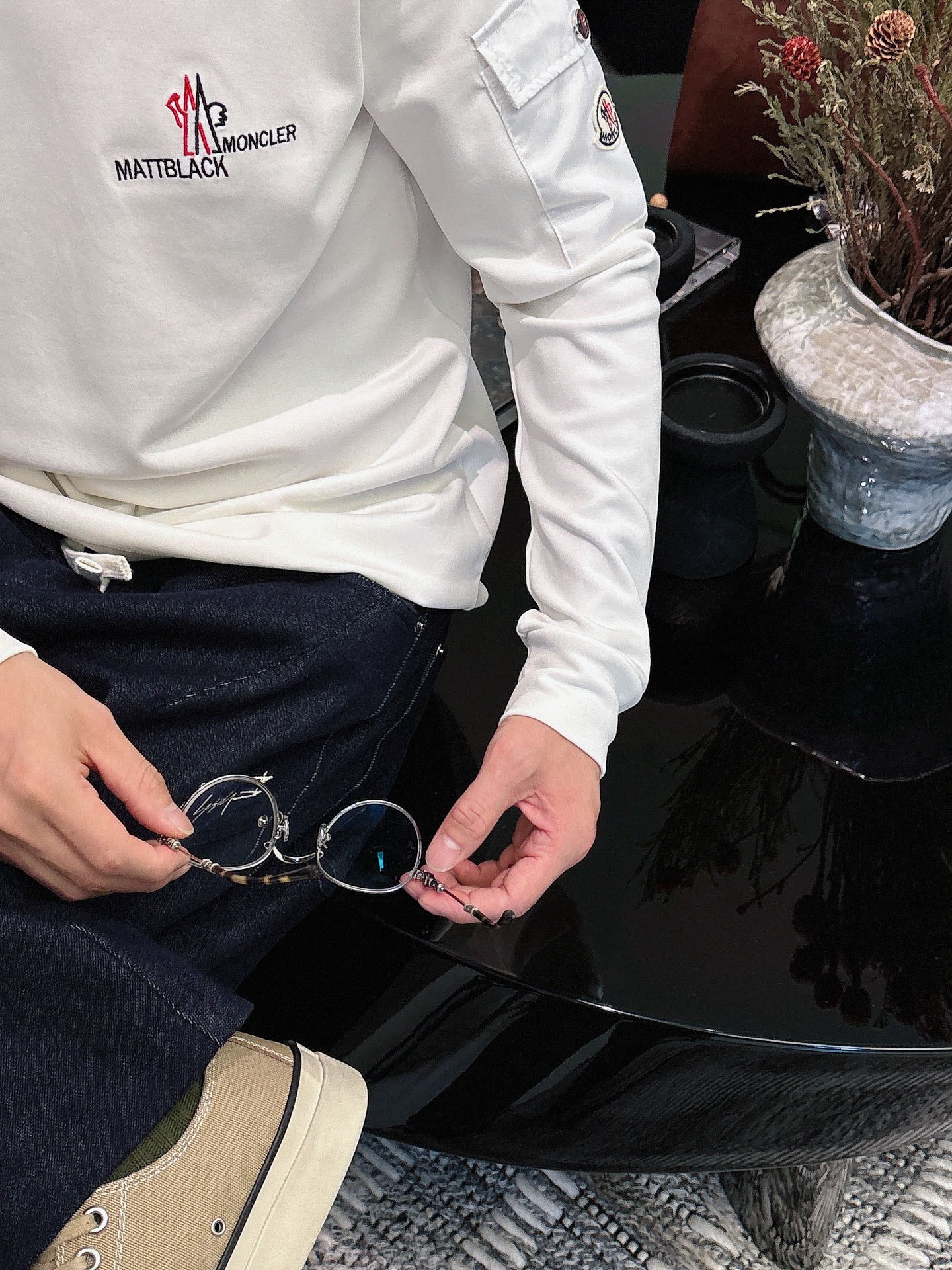 Moncler 秋冬专柜新款 时尚休闲打底衫长袖T恤，精选进口高密度双面拉架棉面料，精致原版logo打造