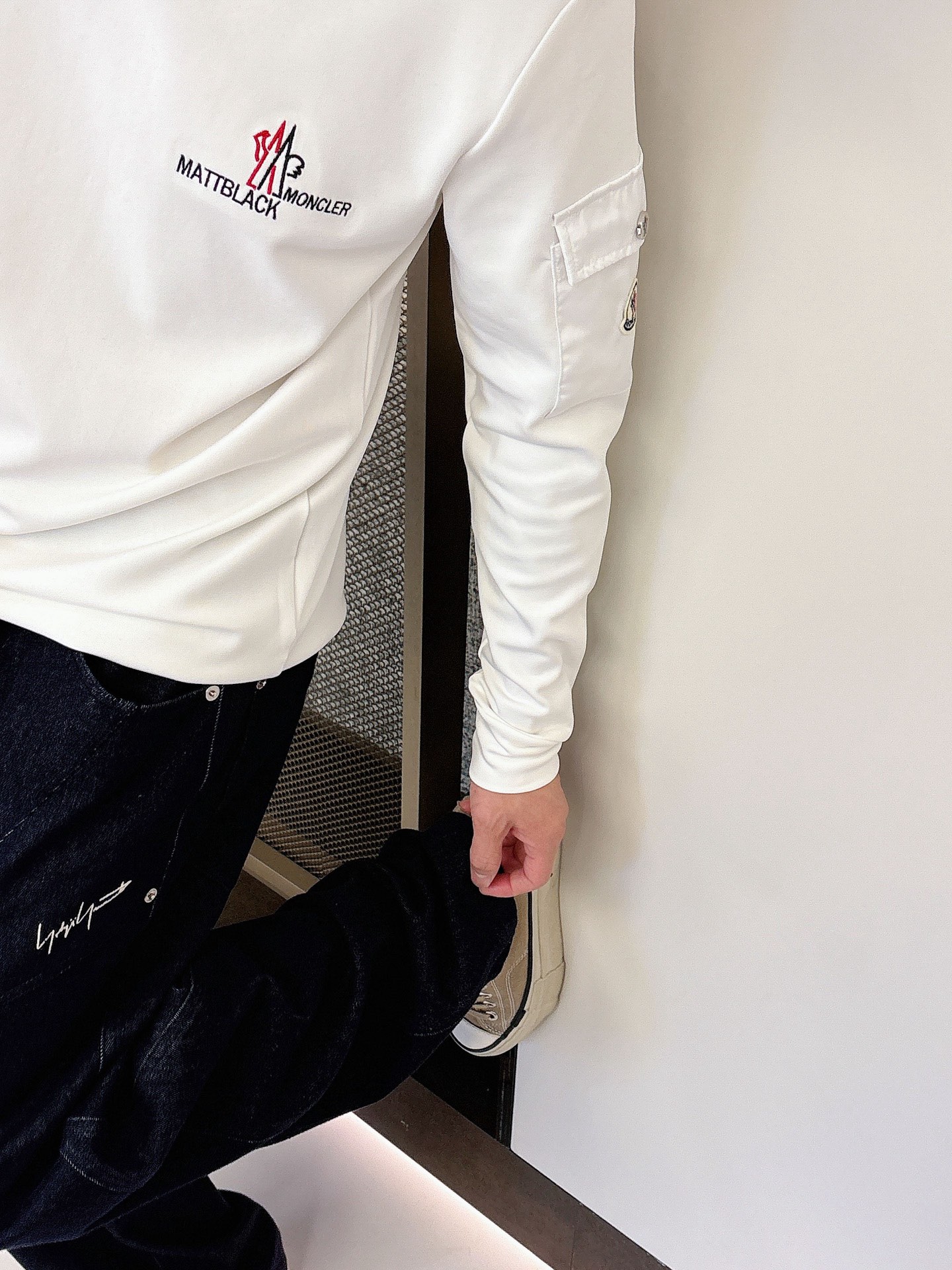 Moncler 秋冬专柜新款 时尚休闲打底衫长袖T恤，精选进口高密度双面拉架棉面料，精致原版logo打造