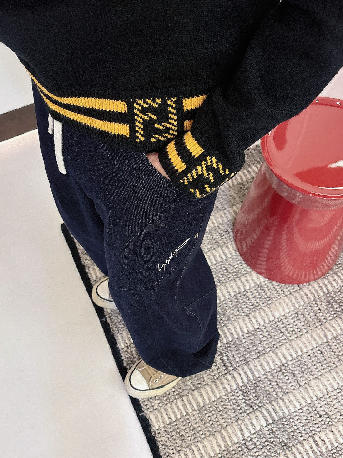 Fendi 早秋新款男士羊毛针织衫，专柜在售爆款单品，各大时尚买手明星人手一件的百搭单品。简单时尚甚是好