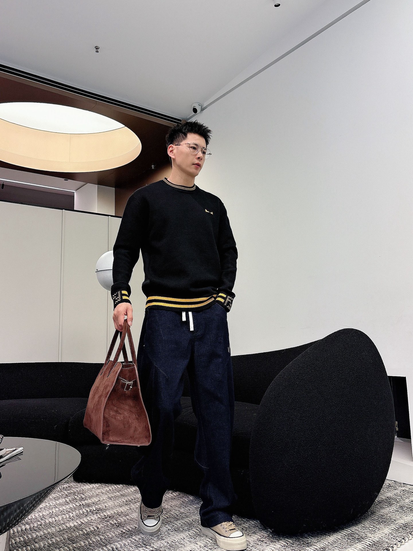 Fendi 早秋新款男士羊毛针织衫，专柜在售爆款单品，各大时尚买手明星人手一件的百搭单品。简单时尚甚是好