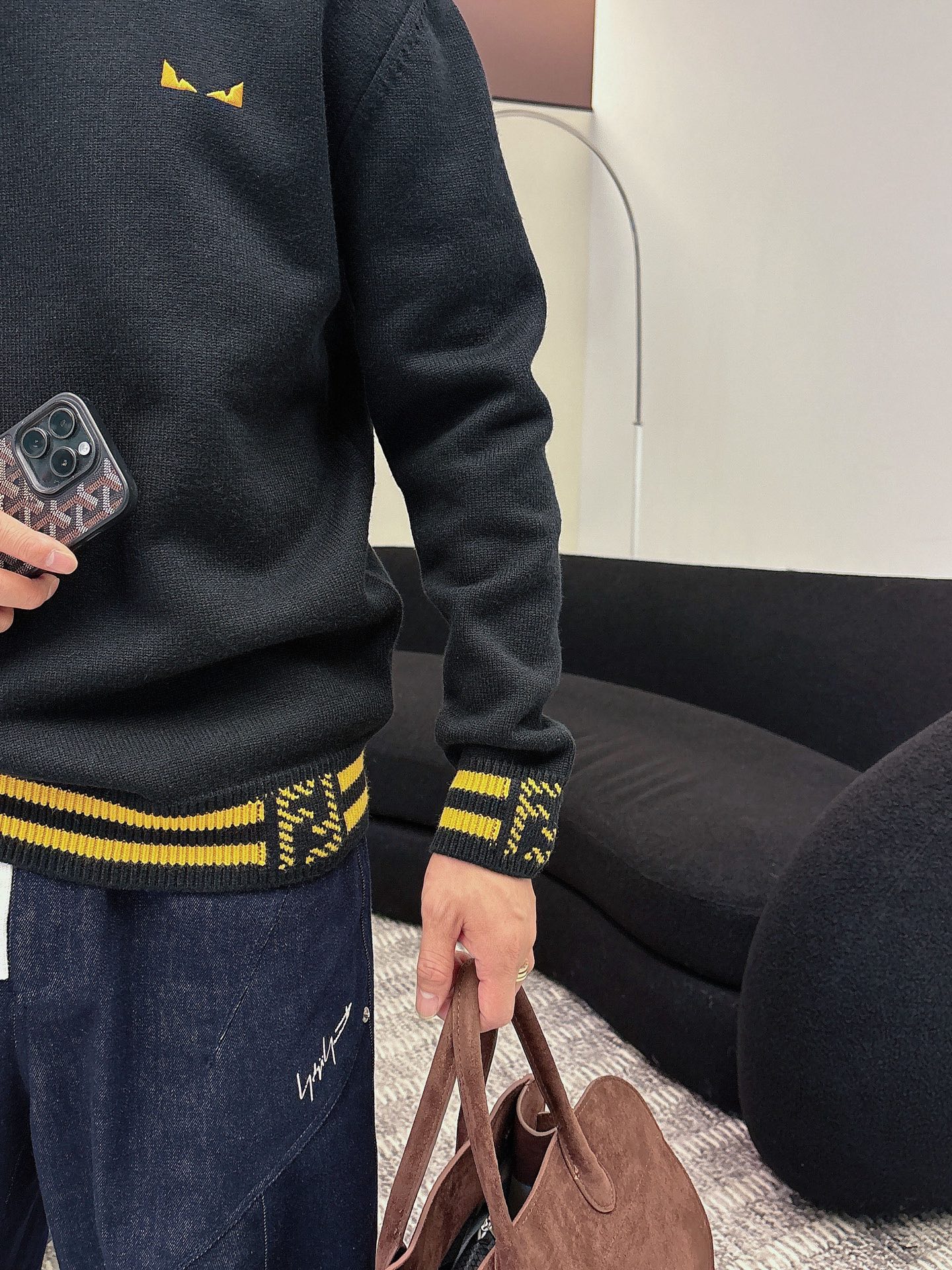 Fendi 早秋新款男士羊毛针织衫，专柜在售爆款单品，各大时尚买手明星人手一件的百搭单品。简单时尚甚是好