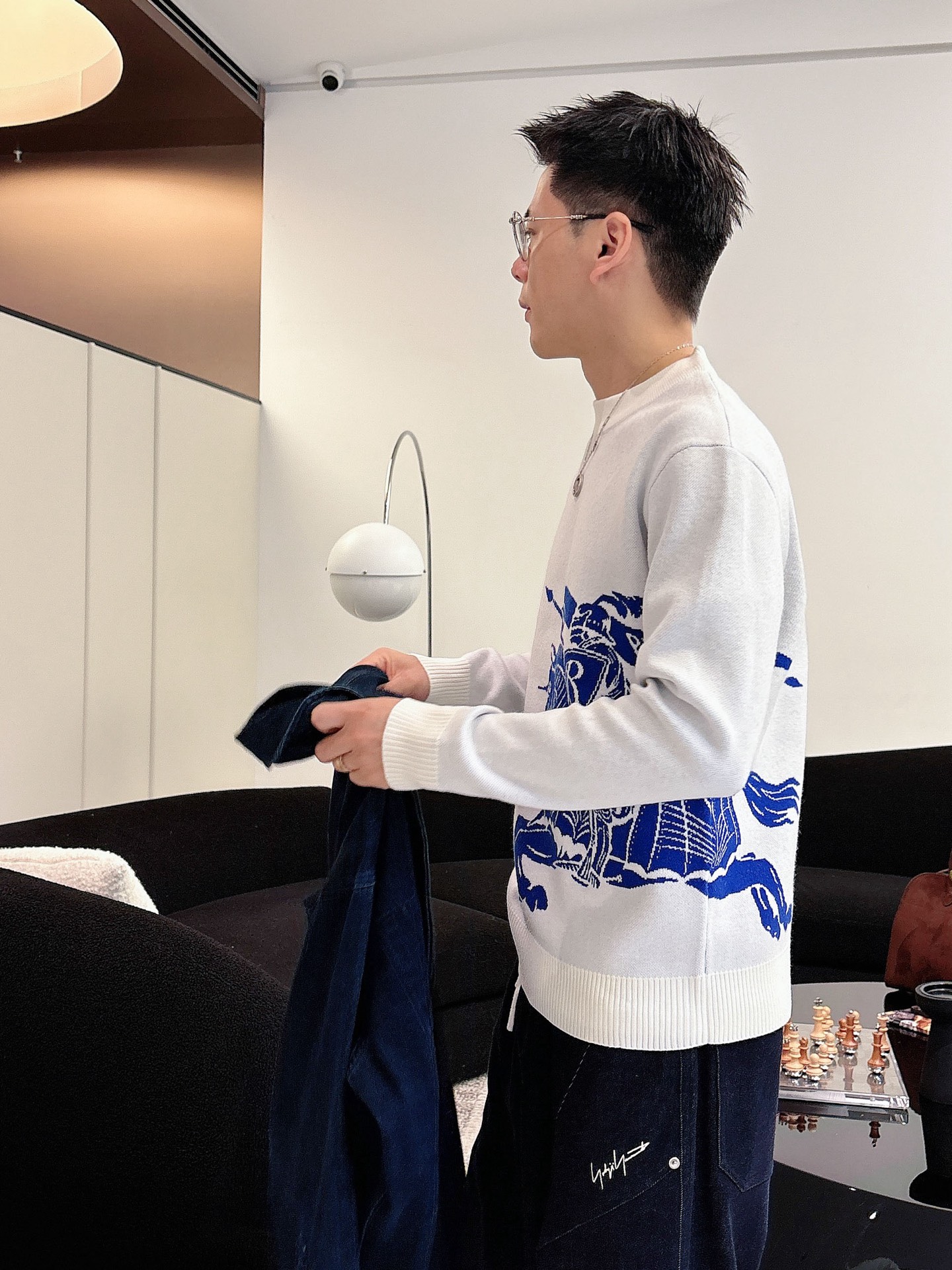 Burberry 早秋新款男士羊毛针织衫,专柜在售爆款单品,各大时尚买手明星人手一件的百搭单品。简单时尚 Burberry 早秋新款男士羊毛针织衫,专柜在售爆款单品,各大时尚买手明星人手一件的百搭单品。简单时尚