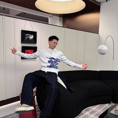 Burberry 早秋新款男士羊毛针织衫,专柜在售爆款单品,各大时尚买手明星人手一件的百搭单品。简单时尚 Burberry 早秋新款男士羊毛针织衫,专柜在售爆款单品,各大时尚买手明星人手一件的百搭单品。简单时尚