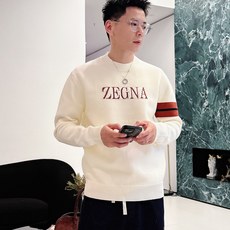 ZENGA 早秋新款男士羊毛针织衫,专柜在售爆款单品,各大时尚买手明星人手一件的百搭单品。简单时尚甚是好 ZENGA 早秋新款男士羊毛针织衫,专柜在售爆款单品,各大时尚买手明星人手一件的百搭单品。简单时尚甚是好