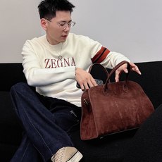 ZENGA 早秋新款男士羊毛针织衫,专柜在售爆款单品,各大时尚买手明星人手一件的百搭单品。简单时尚甚是好 ZENGA 早秋新款男士羊毛针织衫,专柜在售爆款单品,各大时尚买手明星人手一件的百搭单品。简单时尚甚是好