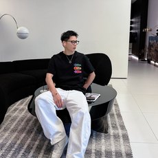 LV家 2026春夏新款男女同情侣款👫休闲宽松棉质圆领短袖T恤衫!贸易公司渠道稀出,同步官网发售 ! LV家 2026春夏新款男女同情侣款👫休闲宽松棉质圆领短袖T恤衫!贸易公司渠道稀出,同步官网发售 !