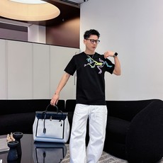 始祖鸟2026春夏新款男女同情侣款👫休闲宽松棉质圆领短袖T恤衫!贸易公司渠道稀出,同步官网发售 ! 始祖鸟2026春夏新款男女同情侣款👫休闲宽松棉质圆领短袖T恤衫!贸易公司渠道稀出,同步官网发售 !