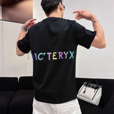 始祖鸟2026春夏新款男女同情侣款👫休闲宽松棉质圆领短袖T恤衫!贸易公司渠道稀出,同步官网发售 ! 始祖鸟2026春夏新款男女同情侣款👫休闲宽松棉质圆领短袖T恤衫!贸易公司渠道稀出,同步官网发售 !