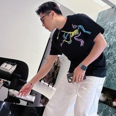 始祖鸟2026春夏新款男女同情侣款👫休闲宽松棉质圆领短袖T恤衫!贸易公司渠道稀出,同步官网发售 ! 始祖鸟2026春夏新款男女同情侣款👫休闲宽松棉质圆领短袖T恤衫!贸易公司渠道稀出,同步官网发售 !