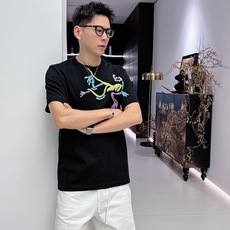 始祖鸟2026春夏新款男女同情侣款👫休闲宽松棉质圆领短袖T恤衫!贸易公司渠道稀出,同步官网发售 ! 始祖鸟2026春夏新款男女同情侣款👫休闲宽松棉质圆领短袖T恤衫!贸易公司渠道稀出,同步官网发售 !