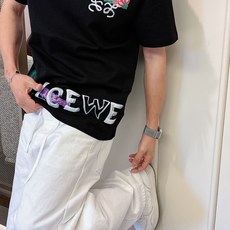 Loew*罗家2026春夏新款男女同情侣款👫休闲宽松棉质圆领短袖T恤衫!贸易公司渠道稀出,同步官网发售 Loew*罗家2026春夏新款男女同情侣款👫休闲宽松棉质圆领短袖T恤衫!贸易公司渠道稀出,同步官网发售