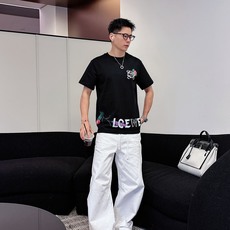 Loew*罗家2026春夏新款男女同情侣款👫休闲宽松棉质圆领短袖T恤衫!贸易公司渠道稀出,同步官网发售 Loew*罗家2026春夏新款男女同情侣款👫休闲宽松棉质圆领短袖T恤衫!贸易公司渠道稀出,同步官网发售