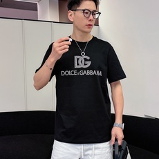 DG 2026春夏新款男女同情侣款👫休闲宽松棉质圆领短袖T恤衫!贸易公司渠道稀出,同步官网发售 ! DG 2026春夏新款男女同情侣款👫休闲宽松棉质圆领短袖T恤衫!贸易公司渠道稀出,同步官网发售 !