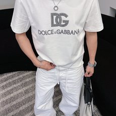 DG 2026春夏新款男女同情侣款👫休闲宽松棉质圆领短袖T恤衫!贸易公司渠道稀出,同步官网发售 ! DG 2026春夏新款男女同情侣款👫休闲宽松棉质圆领短袖T恤衫!贸易公司渠道稀出,同步官网发售 !