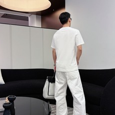 DG 2026春夏新款男女同情侣款👫休闲宽松棉质圆领短袖T恤衫!贸易公司渠道稀出,同步官网发售 ! DG 2026春夏新款男女同情侣款👫休闲宽松棉质圆领短袖T恤衫!贸易公司渠道稀出,同步官网发售 !