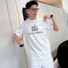 DG 2026春夏新款男女同情侣款👫休闲宽松棉质圆领短袖T恤衫!贸易公司渠道稀出,同步官网发售 ! DG 2026春夏新款男女同情侣款👫休闲宽松棉质圆领短袖T恤衫!贸易公司渠道稀出,同步官网发售 !